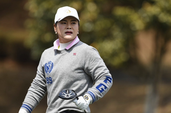 日巡安盛赛潘艳红并列领先 打好只因不喜欢练习场