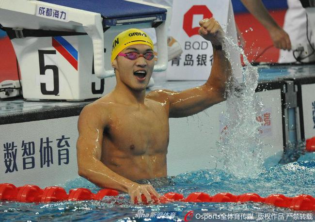 徐嘉余激情庆祝