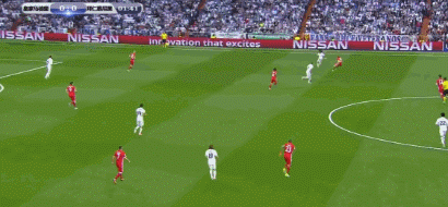 拜仁的前场逼抢