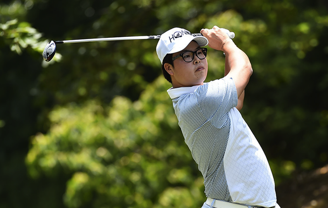 24岁的韩国球手黄重坤领先