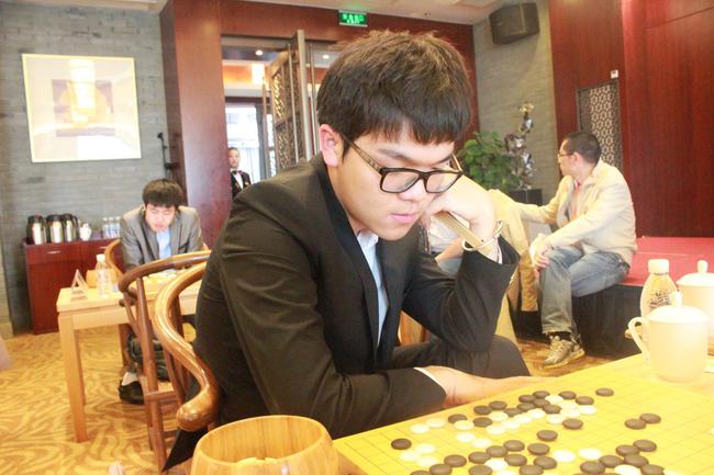 杯中国围棋甲级联赛激战第4轮,范蕴若主将战朴永训,柯洁主将战李东勋