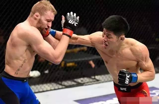 “吸血魔”李景亮,截至目前UFC战绩4胜2负