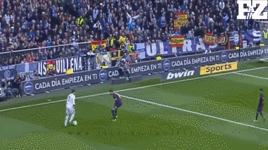 皮克：小样儿，我看你再装
C罗：不能露陷不能露陷