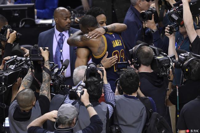 这个骑士有点强…