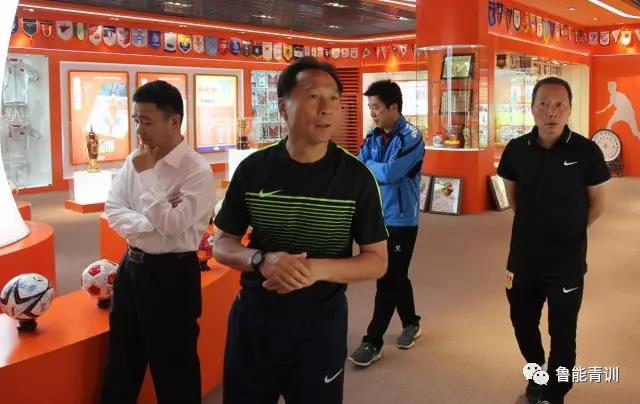 沈祥福造访鲁能足校