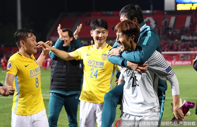 吉翔与队友庆祝