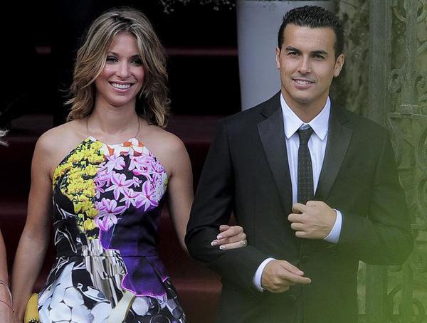 佩德罗与妻子佩刀也是切尔西夺冠的大功臣,而他与老婆卡洛琳娜的婚礼