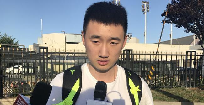 李京龙:父亲放弃国家队因身体 他希望好好休息