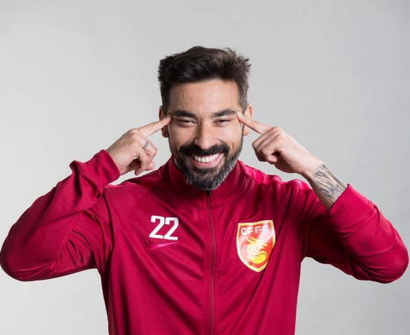 粤媒就拉维奇和胡尔克“事件”发表自己的观点