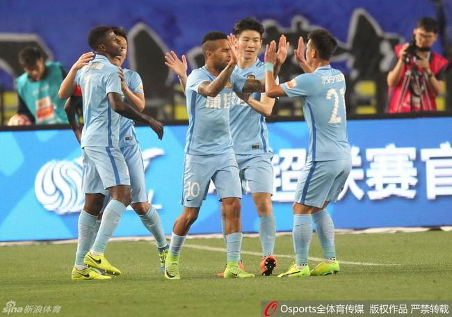 苏宁球员激情庆祝