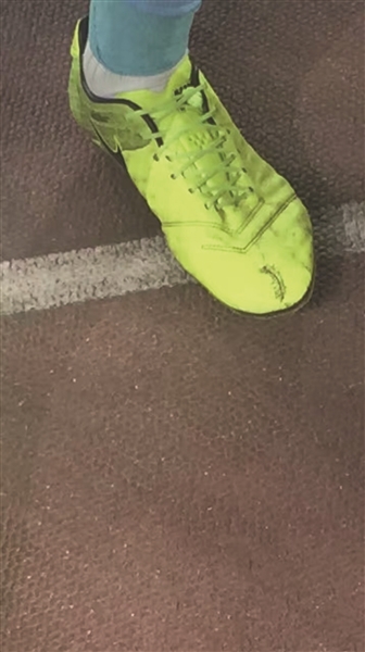 拉米穿补丁球鞋因一段幸运历史 破了也舍不得扔