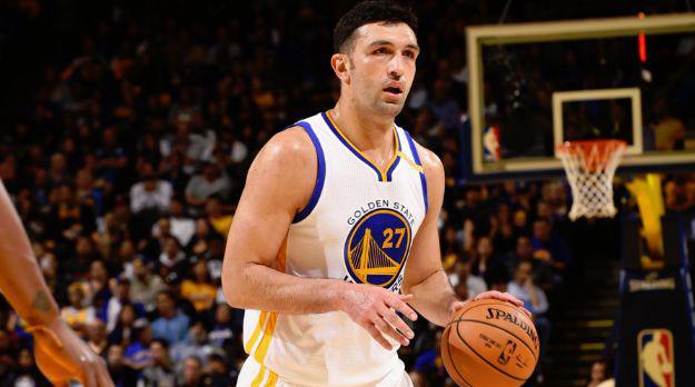 把勇士推倒了风尖浪口上