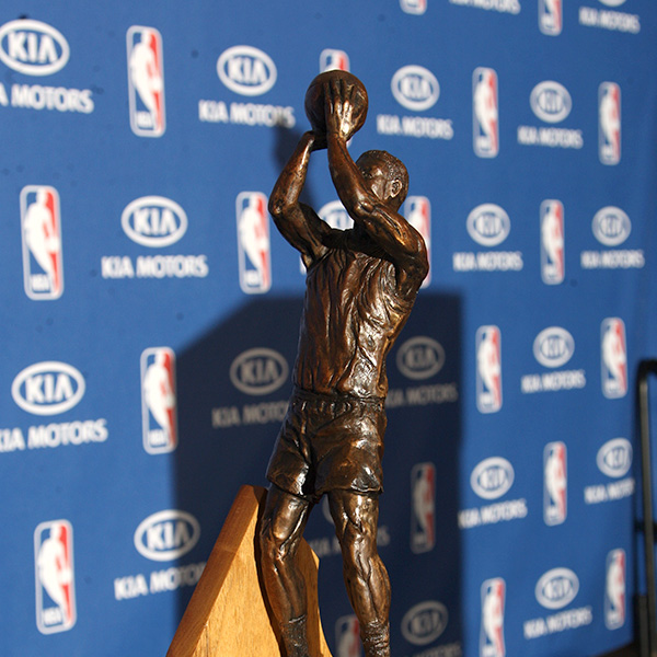 最佳第六人奖杯