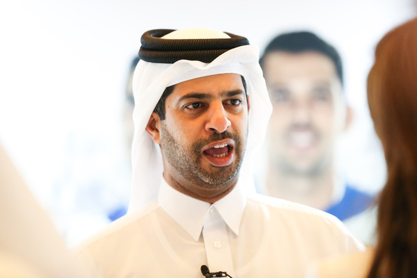 纳赛尔接受采访