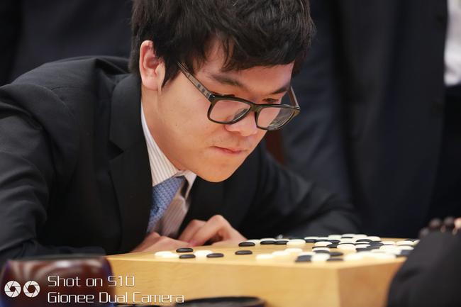 柯洁：人生看法因AlphaGo巨变 未来非我等凡人可预测