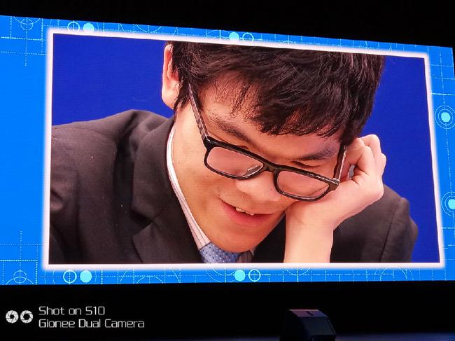 让我们一窥 AlphaGo‘让天下三子’的棋力及其背后的技术