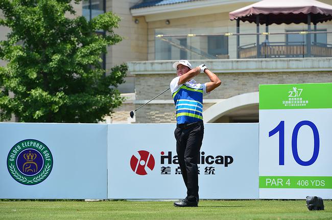 吴阿顺冲至个人领先