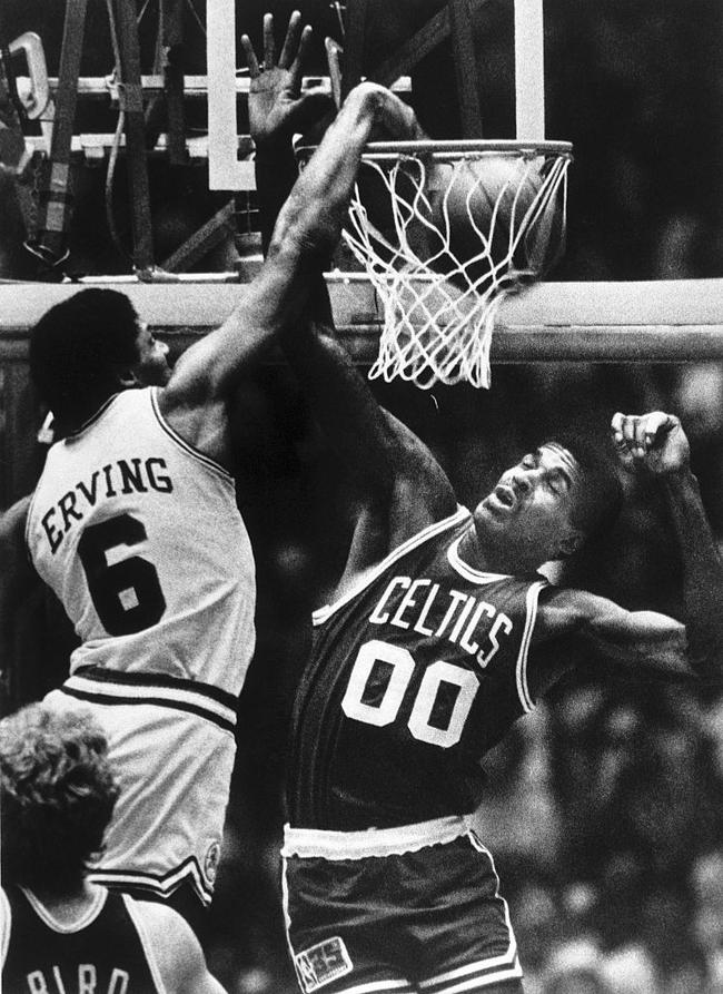 36年前的今天j博士加冕mvp 历史上就他做到过