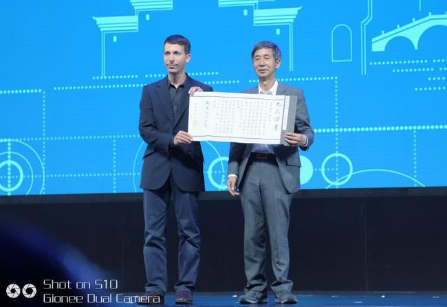 AlphaGo被授予围棋九段