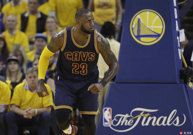 詹姆斯连续第七年杀入总决赛