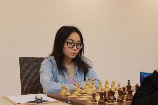 雷挺婕在比赛中(图片来源：中国棋牌网)