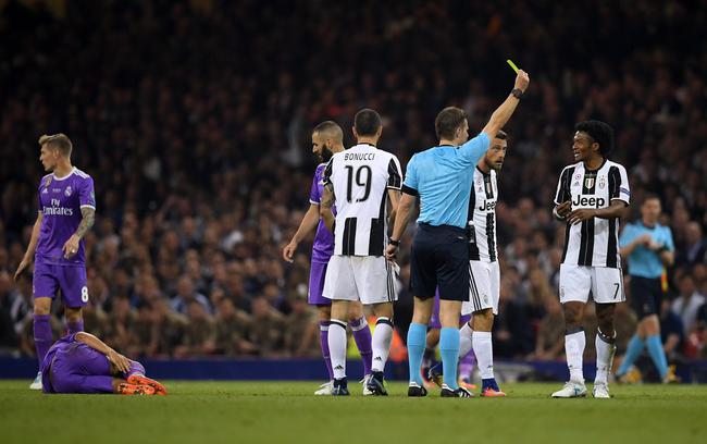 夸德拉多吃到第二张黄牌