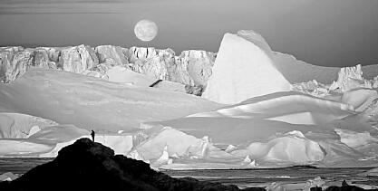 南极地区包括南极大陆、周围岛屿及南极辐合带以南的海域