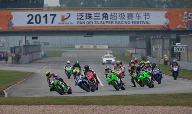 2017泛珠春季赛资料图（ZIC超级摩托车赛-1000cc起跑）