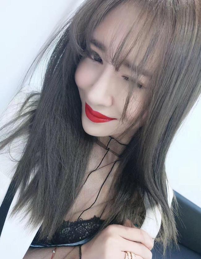 球星背后的她李建滨妻子宫小萌曾获佳丽大赛冠军