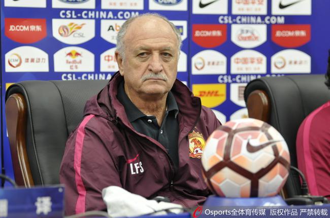 斯科拉里出席发布会