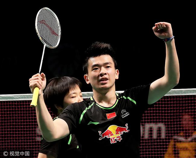 郑思维开心夺冠