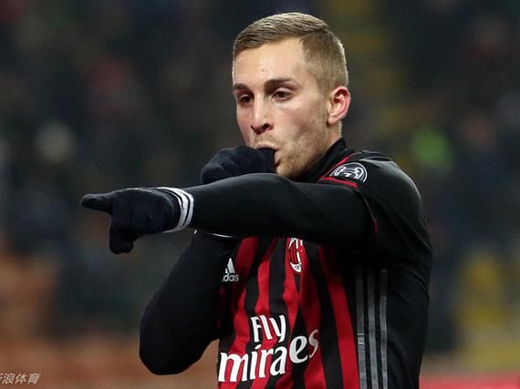 巴萨官宣回购德乌洛费乌