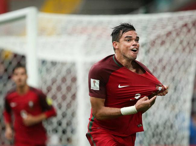 佩佩今晚就是葡萄牙的英雄