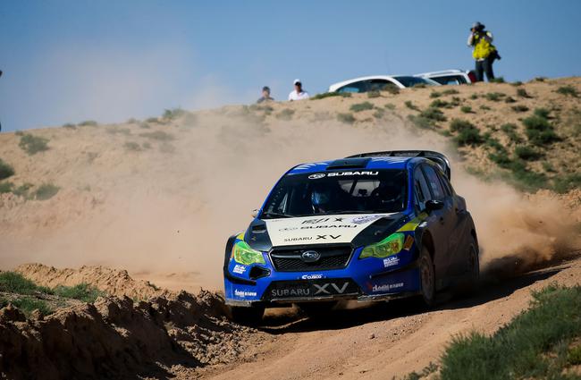 韩寒领跑张掖拉力赛