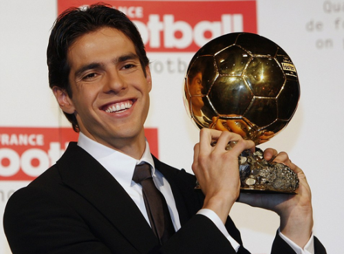 皇马巨头〔¨卡卡〕:02年曾让皇马签卡卡『西甲』 否则将来得花巨资