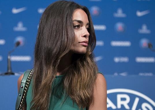 阿尔维斯新婚妻子乔阿娜