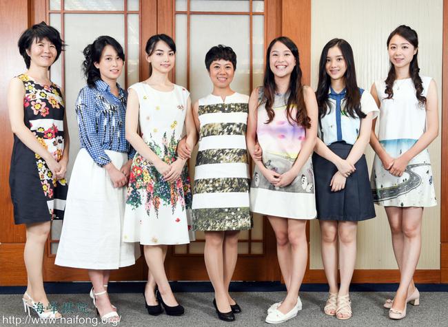 台湾职业女棋士参加‘第二届女子围棋最强战’合影