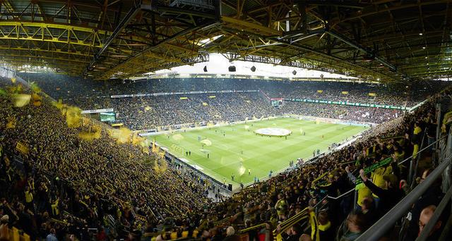 欧洲最火爆的球场:威斯特法伦多特蒙德发布会了新一季主场季票的续费