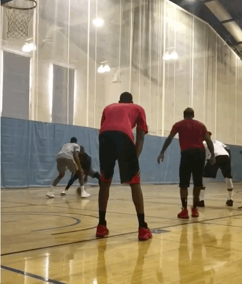 安东尼同骑士小王火箭大将训练是在挑队友吗