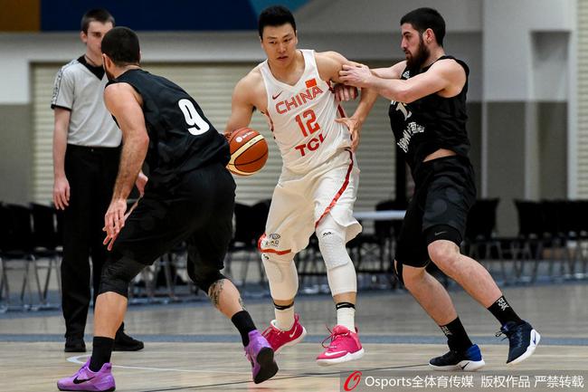 李根:对手戳眼有点过分了 我眼睛半天没睁开_CBA_新浪竞技风暴_新浪网