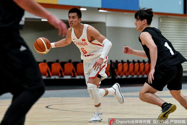 郭艾伦刚走出伤病