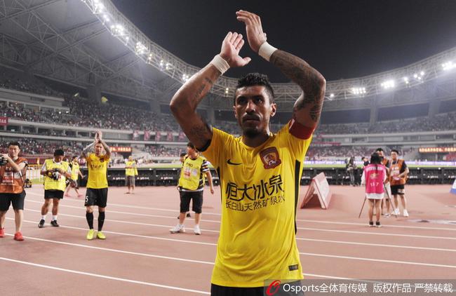 保利尼奥上周佩戴队长袖标