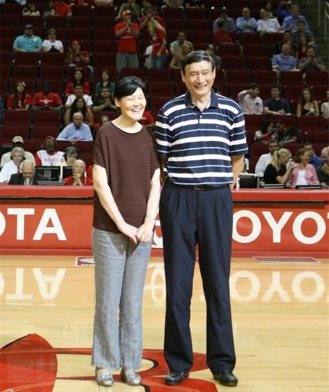 传奇13亿人篮球梦想的使者东西方文化的桥梁