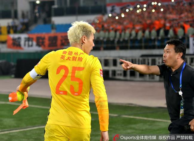 王大雷去年在工体的惊天一跳曾引起轰动