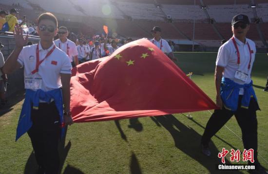 图为中国代表团入场受到热烈欢迎 中新社记者 张朔 摄