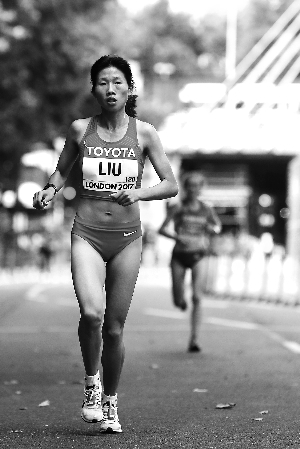 刘庆红身体不适依然完成比赛。