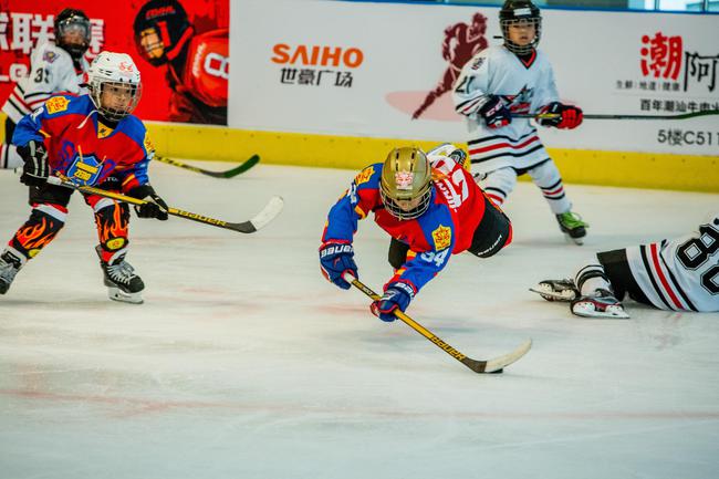 “新浪杯”亚洲青少年冰球联赛（资料图）