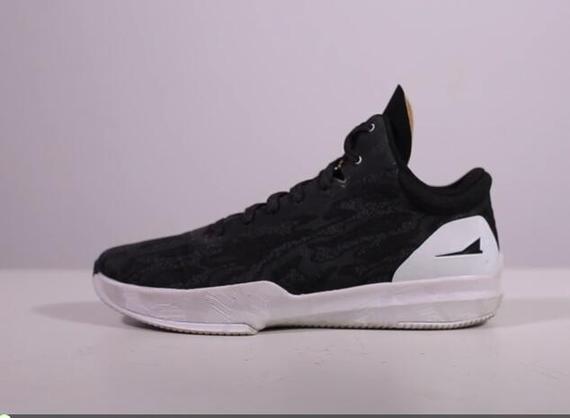 BRANDBLACK Rare Metal篮球鞋