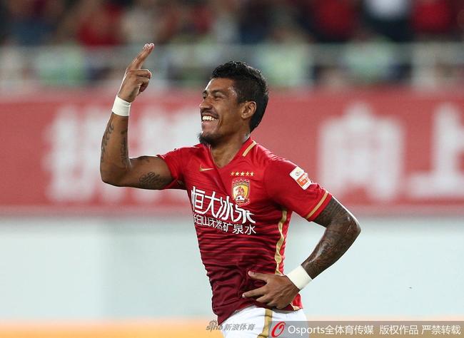 保利尼奥正式加盟巴萨