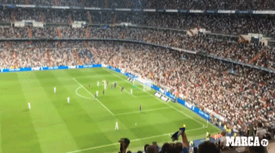 现场抗议的皇马球迷